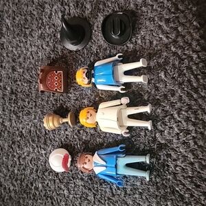 Vintage Lego men with accessories